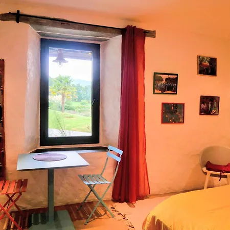 Les Couleurs Du Cagire Bed & Breakfast